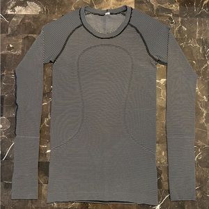 Lululemon Swiftly Tech Black & White Striped Long Sleeve Shirt Size 4